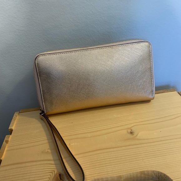 Kate Spade Wallet - Picture 5 of 5